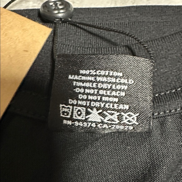 Stussy Heart Logo Tee Black Red Heart Graphic T-Shirt Size Small NWT - Picture 4 of 4